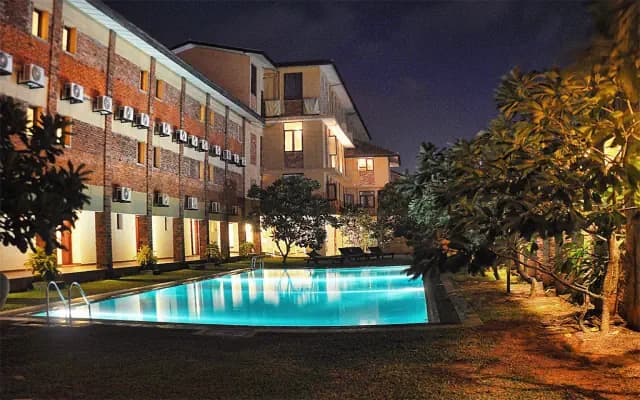 Long Beach Resort (Koggala)